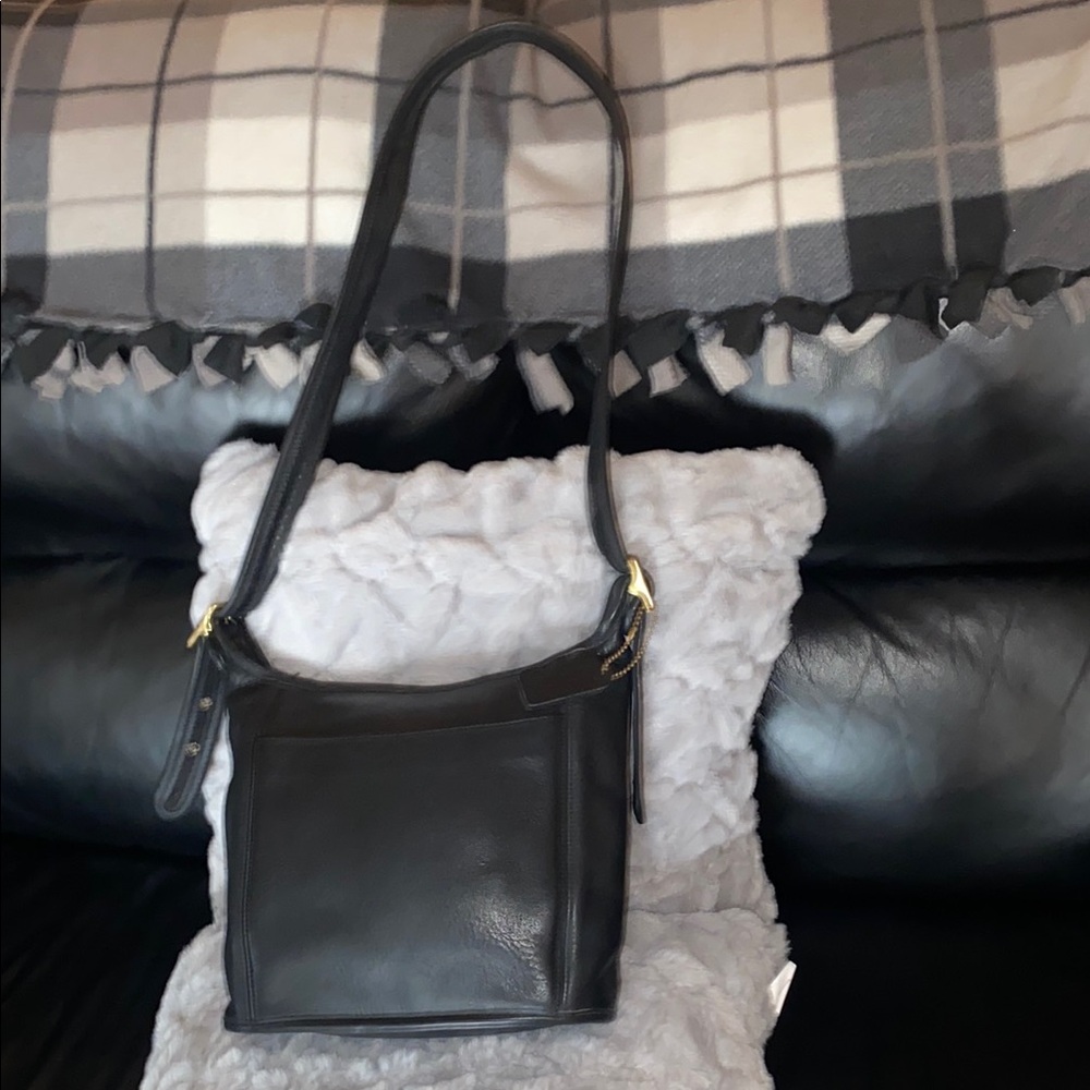 Elegant Black Leather Shoulder Bag